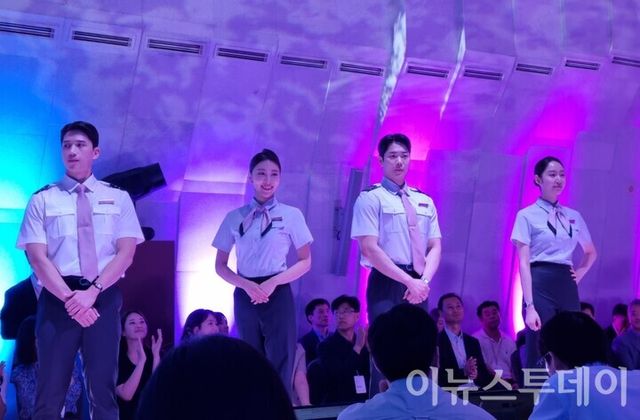 6일 트리니티항공 브랜드 런칭 & 유니폼 런웨이 행사에서 공개된 트리니티항공 유니폼. [사진=김재한 기자]