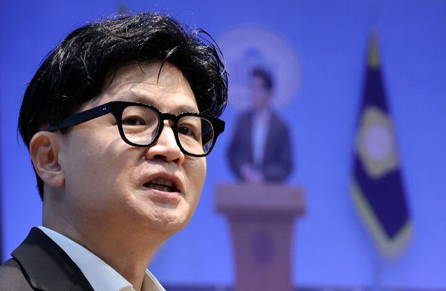 무소속 한동훈 의원이 13일 국회 소통관에서 김승원 법무부 장관 후보자 관련 기자회견을 하고 있다.[사진=연합뉴스]
