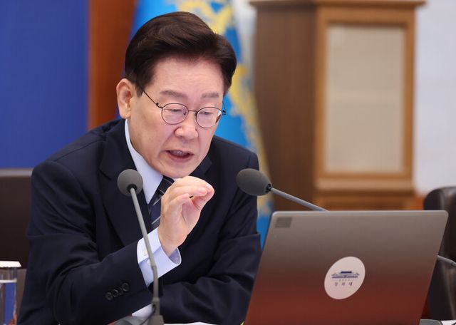 이재명 대통령이 지난 1일 청와대에서 열린 국무회의에서 발언하고 있다. [사진=연합뉴스]