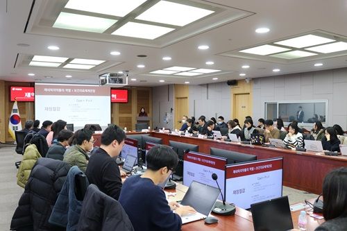 국회 보건복지위원회 소속 안상훈 의원(국민의힘)은 국회의원회관 제1세미나실에서 ‘건강보험 재정 효율화와 제약산업 육성을 위한 약가정책 개혁’ 토론회를 개최했다.