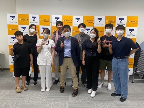 일본 기후대학교 병원 방문 당시 1형 당뇨병환자 출신 의사와 간호사, 한국소아당뇨인협회 1형 당뇨병환자 리더들이 한자리에 모여 기념사진을 촬영한 모습.&nbsp;