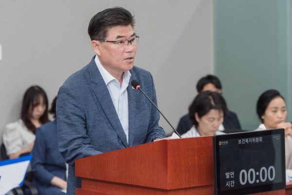 경기도의회 윤태길 의원이 대표발의한 국민건강보험법 개정 촉구 건의안이 상임위를 통과했다. (사진=경기도의회)