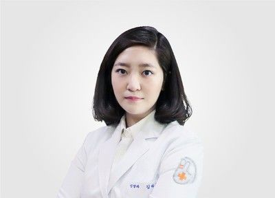 김다은 부장은 “한쪽 얼굴이나 팔다리에 갑자기 힘이 빠지거나 말이 어눌해지는 등 평소와 다른 신경학적 이상증상이 나타나면 뇌졸중 가능성을 염두에 둬야 한다"고 강조했다.&nbsp; &nbsp;