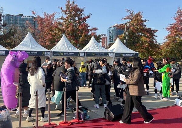 참가자들은 달리기 이후 진행된 교류게임을 통해 한층 더 가까운 거리에서 소통의 시간을 가졌다.&nbsp;