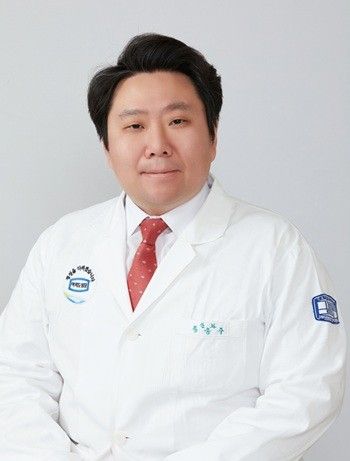 가톨릭대 여의도성모안과병원 황웅주 교수