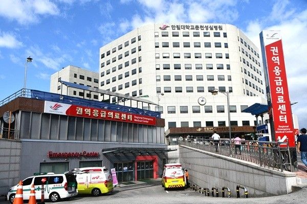 한림대춘천성심병원은&nbsp;의료취약지역을 연결하는 원격협진플랫폼을 운영하며 강원권 응급의료를 책임지고 있다.