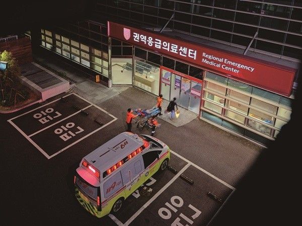 고려대의료원 산하 3개 병원이 모두 권역응급의료센터로 재지정됐다. 구로병원 권역응급의료센터로 환자아 이송되고 있는 못ㅂ.&nbsp;