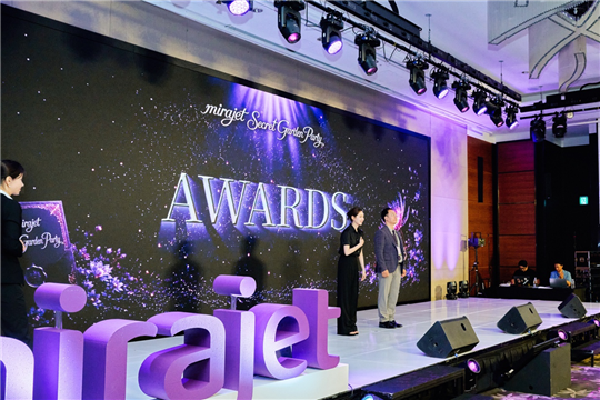 JSK바이오메드가 ‘시크릿 가든 파티’ 행사에서 ‘미라젯 탑 클리닉 어워드(MIRAJET TOP CLINIC AWARD)’와 공로패를 시상했다.