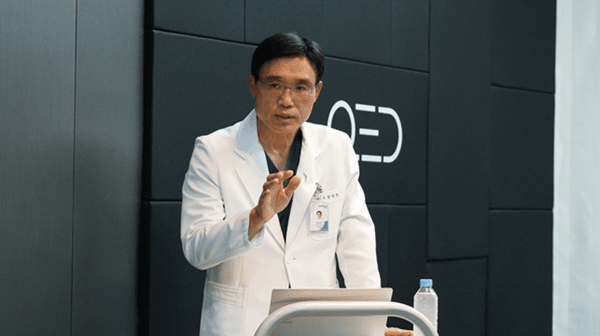 웰튼병원 송상호 병원장은 "사이클 운동 시 페달링은 고관절 코어 근육이 유기적으로 협력하는 과정에서 이뤄진다"며 "고관절 인공관절수술 후 회복단계에 맞게 시행하면 관절과 근육의 유연성은 물론 기능 회복에도 도움이 된다"고 강조했다.&nbsp;&nbsp;