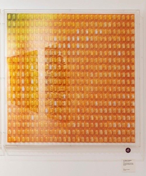 최윤덕 원장이 지난해 구매한&nbsp;이창진 작가의 ‘Yellow Orangeish’. 시술실에 비치된 작품은 환자들과의 또 다른 소통창구가 되고 있다.&nbsp;