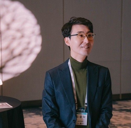 최윤덕 원장은 “뷰티업 캠페인의 의미는 지속가능한 메디컬 에스테틱 환경 조성과도 맞닿아 있다”며 “의료진이 안전하고 건강한 시술문화를 확산하는 주체로 참여할 수 있는 이같은 캠페인이 많아지면 산업 전반에 대한 신뢰도도 높아질 수 있다”고 말했다.&nbsp;