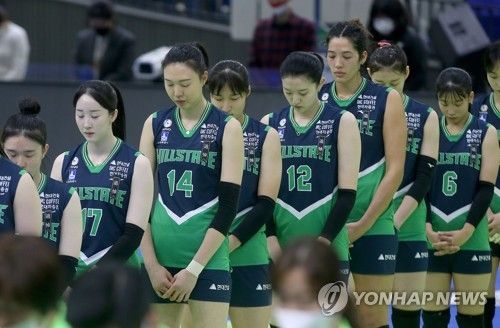 이태원 사고 추모하는 선수들