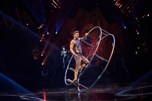 태양의서커스 '뉴 알레그리아' 내한 공연 장면