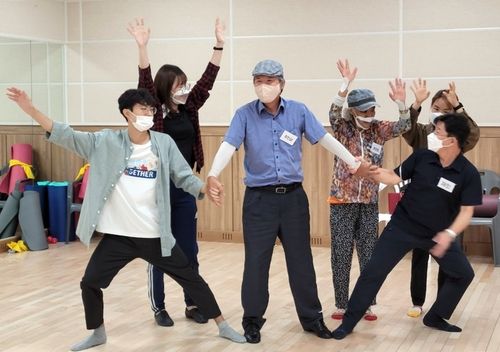 '부여비트' 공연 연습 중인 부여군민들