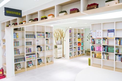 서울 구로구 '항동 푸른 도서관' 내부