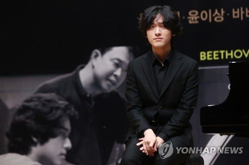 우승 후 첫 앨범 발매한 임윤찬