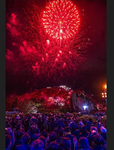 새해 불꽃놀이 장면