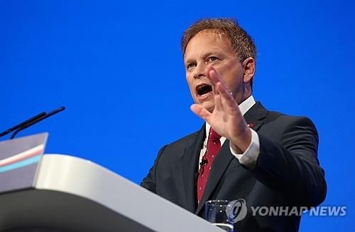 그랜트 섑스 영국 국방부 장관