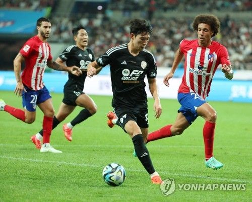 돌파 시도하는 배준호