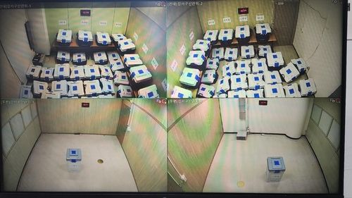 서울시선관위가 송출 중인 강서구청장 보궐선거 사전투표함 보관장소 CCTV 화면