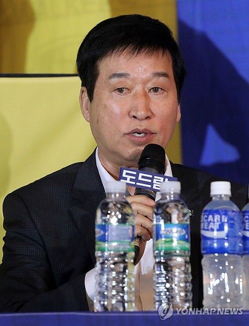 출사표 밝히는 IBK기업은행 김호철 감독