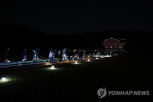 가을밤에 걷는 조선왕릉