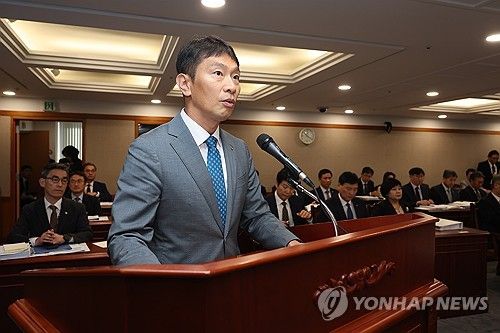 선서하는 이복현 금감원장