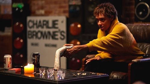 영화 '톡 투 미' 속 한 장면