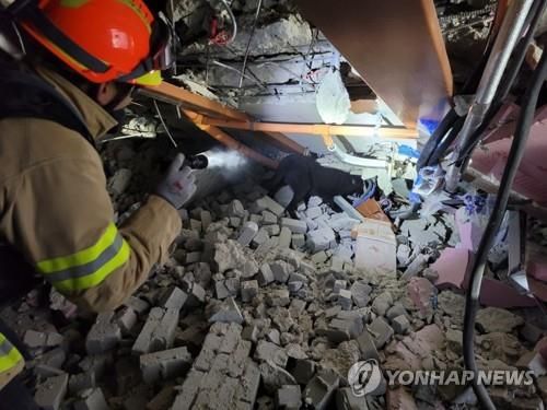 실종자 발견된 27층 구조작업