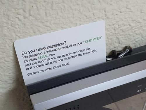 홍익대에서 발견된 마약광고 의심 카드