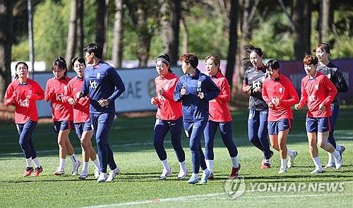 올림픽 아시아 예선 앞두고 훈련하는 여자 축구대표팀