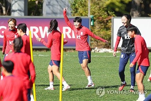 즐겁게 훈련하는 지소연