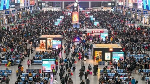 올해 춘제 당시 베이징역의 귀성 인파