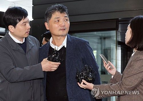 금감원 들어서는 김범수 카카오 창업자