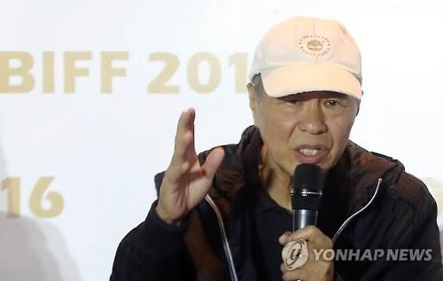 2016년 10월 제21회 부산국제영화제(BIFF)에 참석한 허우샤오셴