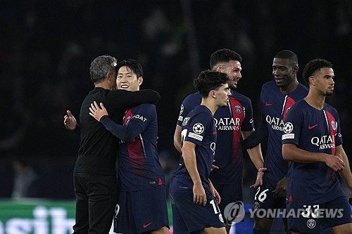 이강인 끌어안는 엔리케 감독