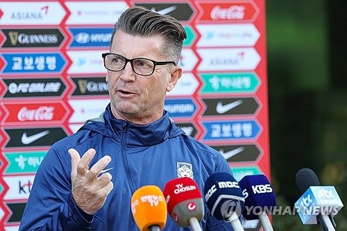 콜린 벨 여자 축구대표팀 감독