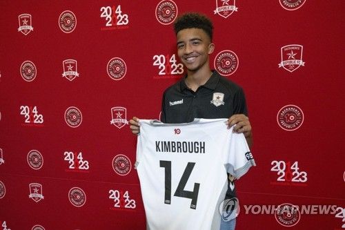 새크라멘토 리퍼블릭과 계약한 킴브러