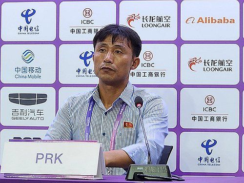 신용남 북한 축구대표팀 감독