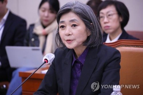 의원 질의에 답변하는 김행 여성가족부 장관 후보자