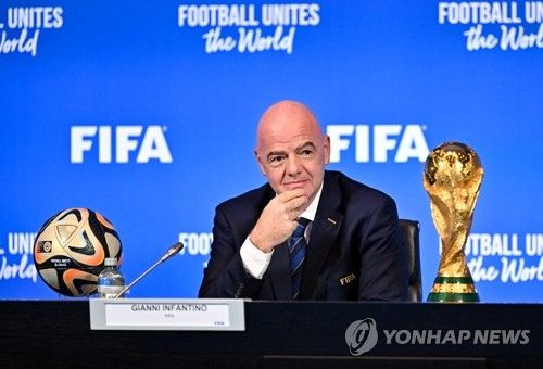 FIFA 평의회 참석하는 인판티노 회장
