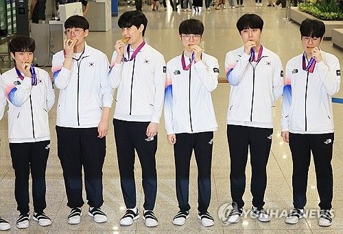 LoL 국가대표 선수들, '진짜 금메달이에요'