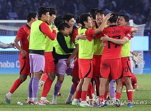 웃는 이강인, 우는 백승호