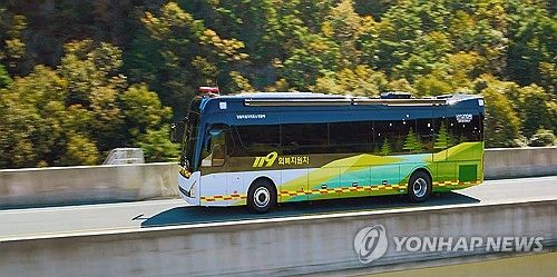 현대차, 재난현장 소방관 위한 회복지원차 전달