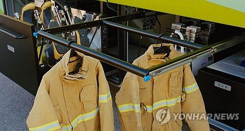 현대차, 재난 현장 소방관 위한 특수 제작 회복지원차 전달