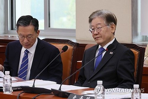 국방위 참석한 이재명 대표