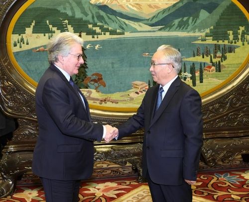 장궈칭 중국 부총리와 티에리 브르통 EU 내부시장 담당 집행위원