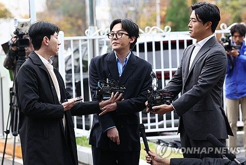 '마약 투약 혐의' 지드래곤 경찰 출석