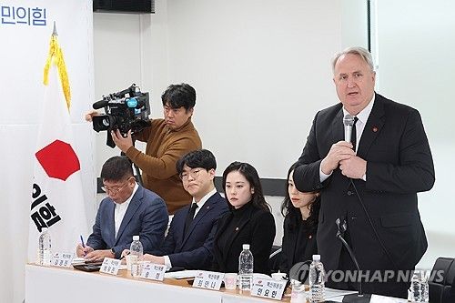 간담회하는 인요한 혁신위원장