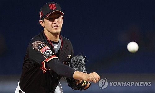 13일 kt 선발 고영표 역투